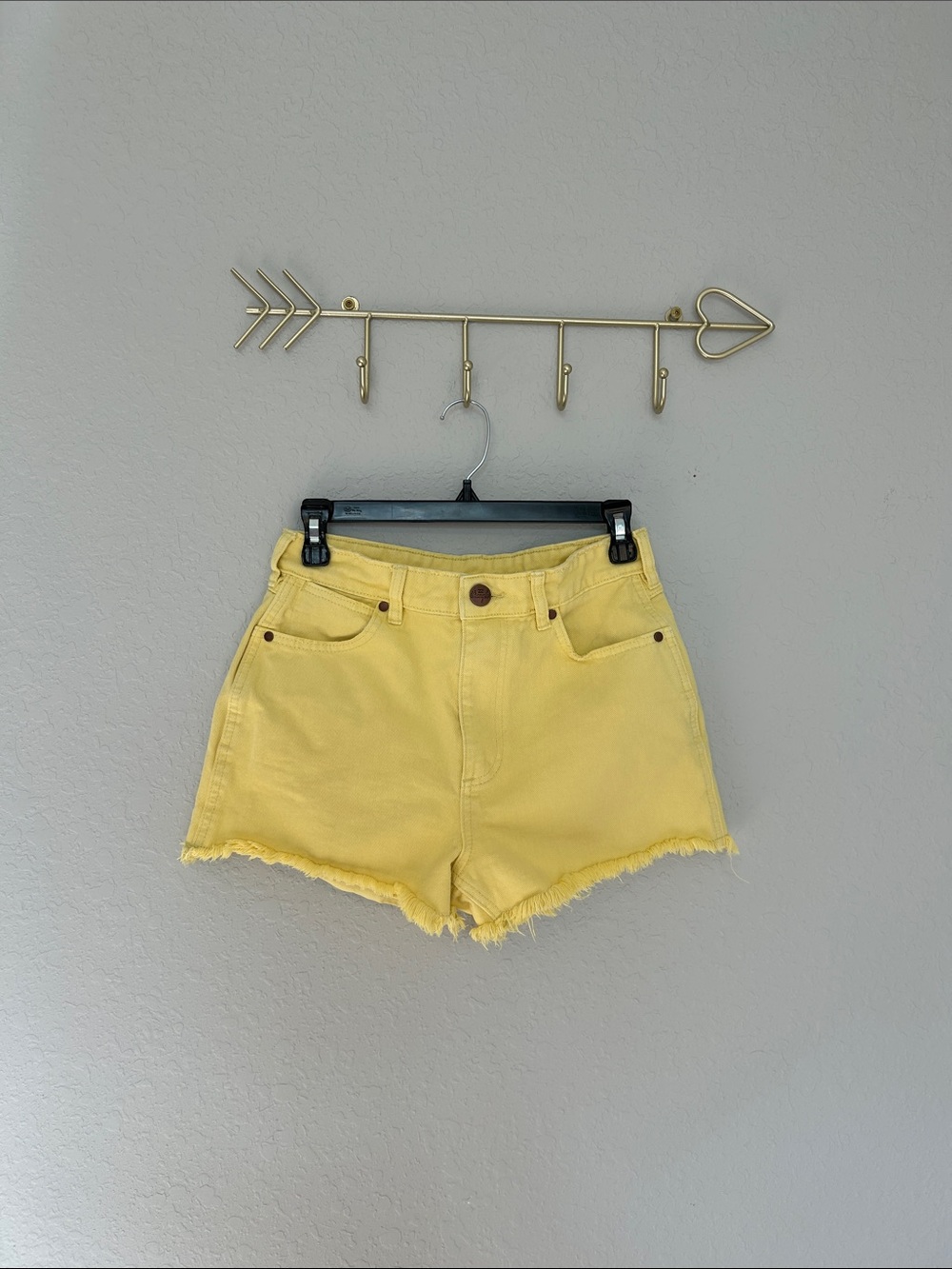 Billabong/Wrangler Yellow Denim Cutoff Shorts Womens 26 Raw Hem Summer - Picture 3 of 6
